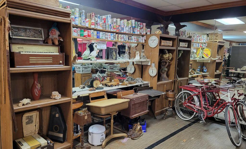 MoJo's Thift-N-Collectibles Store in Wabash Indiana.